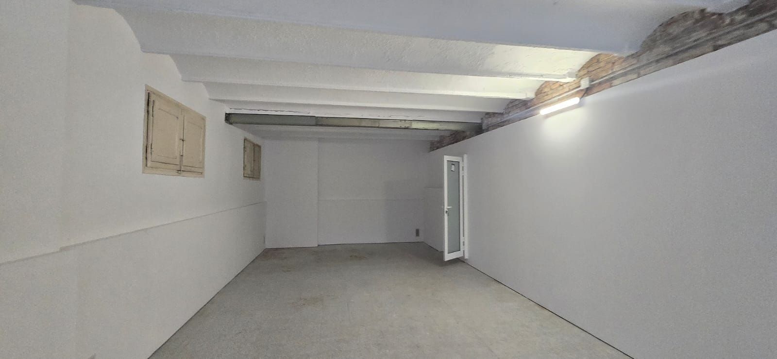 Local de alquiler en La Font de la Guatlla, Sants - Montjuïc