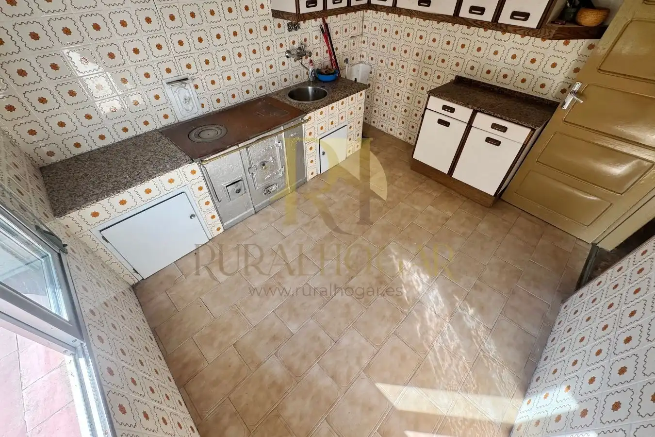 Kitchen of Houses for sale in Matallana de Torío  with Heating and Private garden