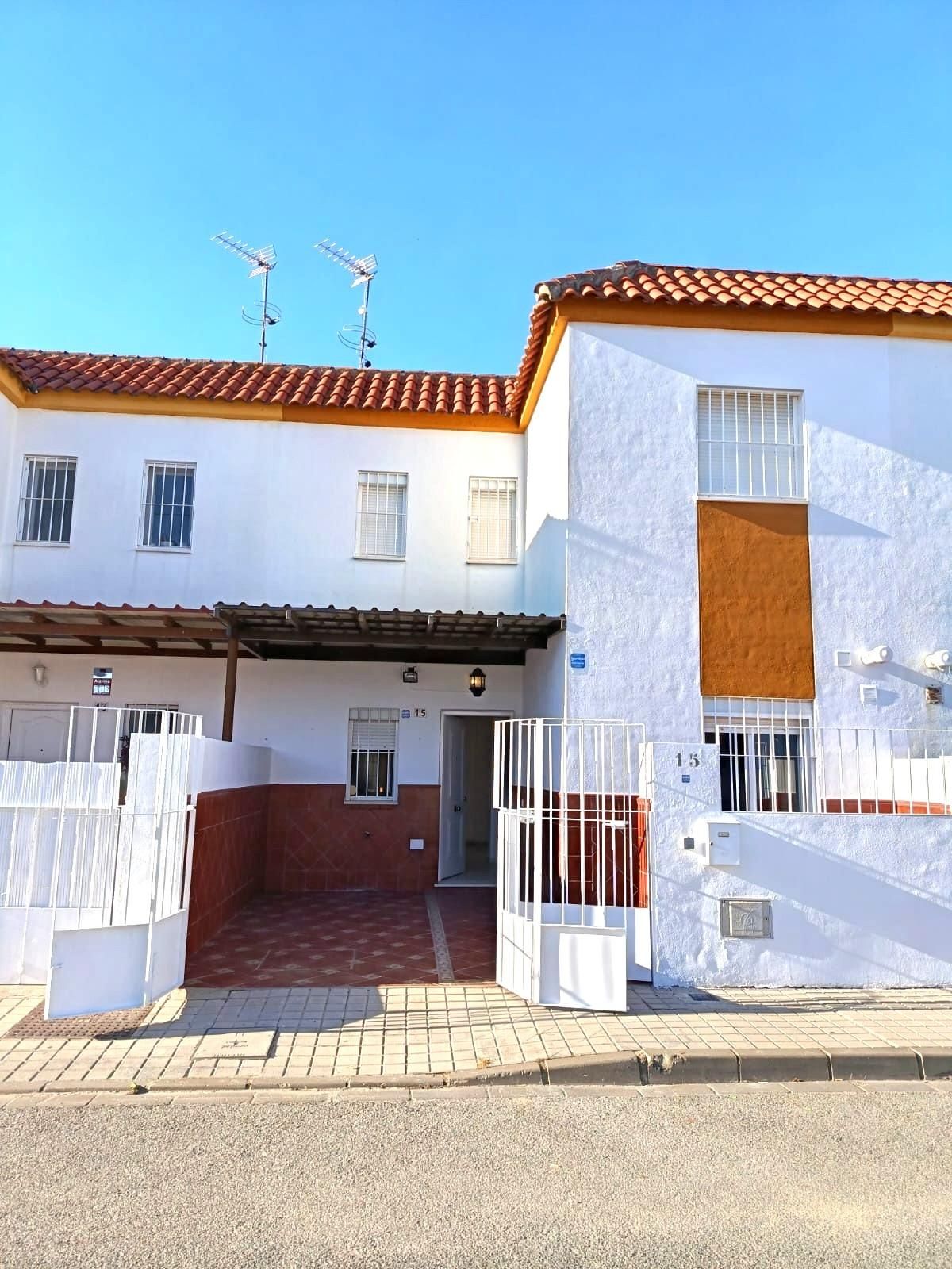 Exterior view of Houses for sale in Guillena  with Air Conditioner and Furnished