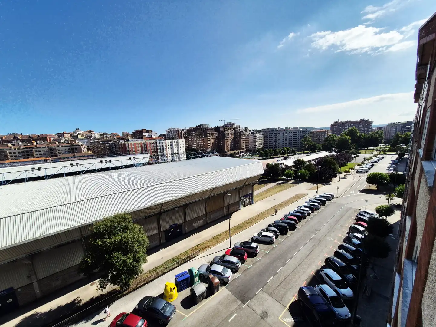 Vista exterior de Pis de lloguer en Avilés amb Calefacció, Terrassa i Traster
