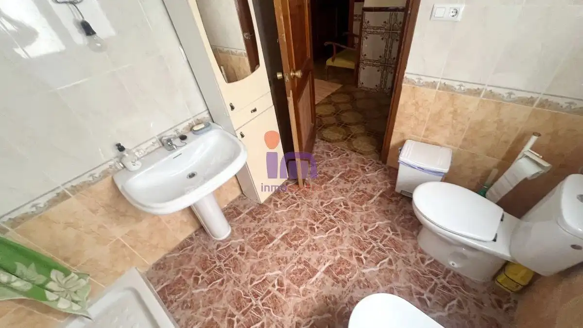 Badezimmer von Haus oder Chalet zum Verkauf in Valdepeñas mit Terrasse
