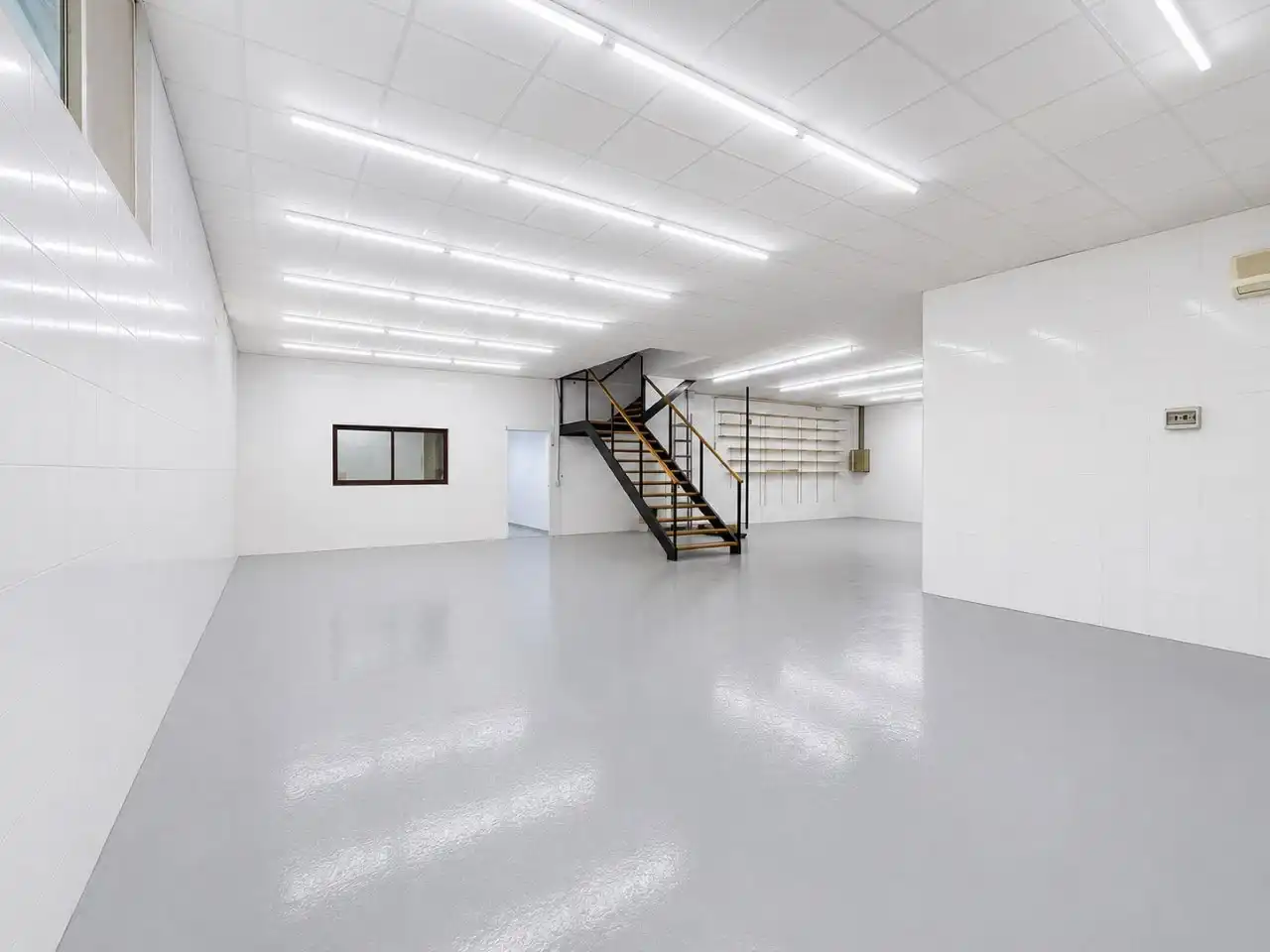 Nave industrial de alquiler en Córdoba con Calefacción y Alarma