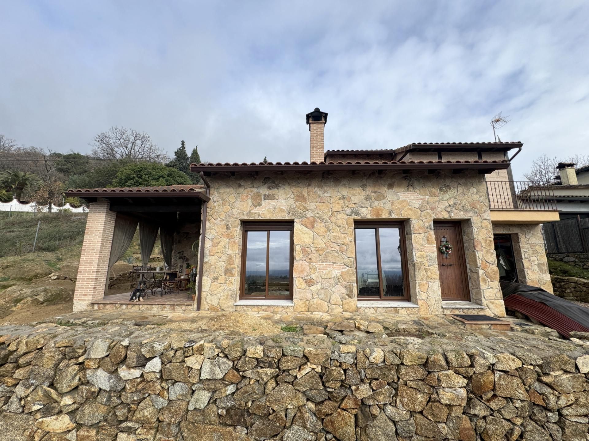Exterior view of House or chalet for sale in Poyales del Hoyo  with Heating, Private garden and Terrace