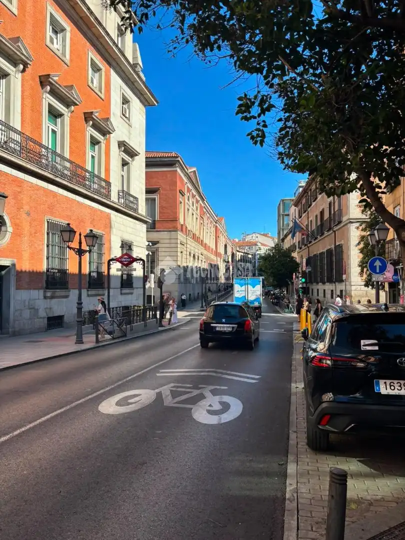 Vista exterior de Piso en venta en Madrid
