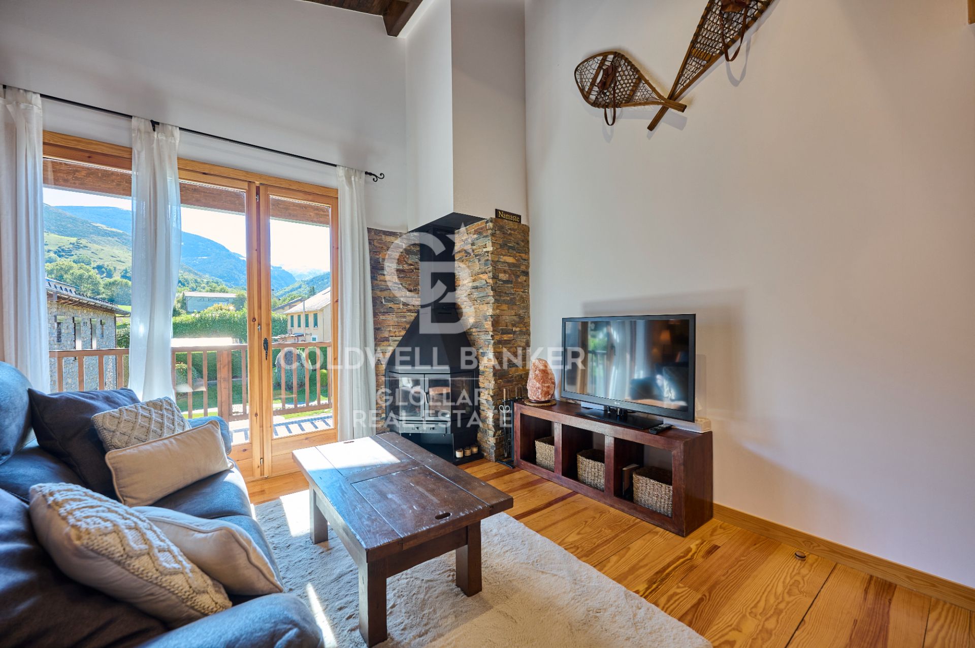 Living room of Attic for sale in Err  with Parquet flooring, Terrace and Storage room