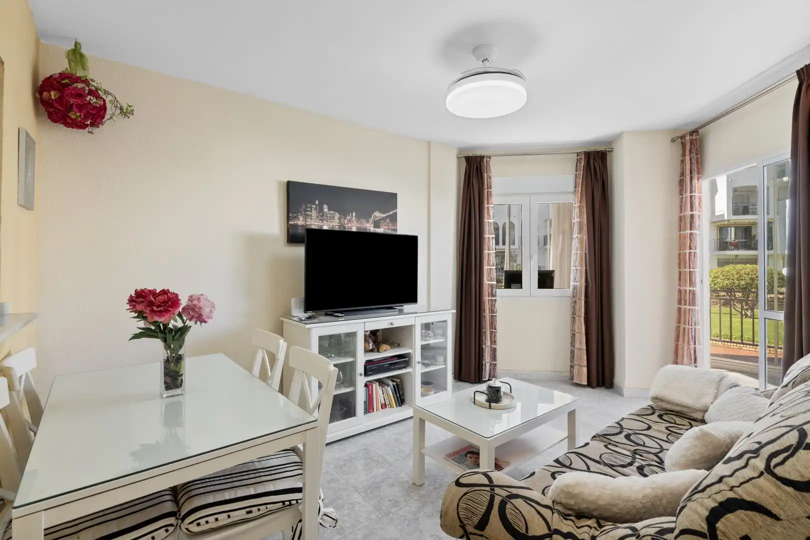 Sala de estar de Piso en venta en Torremolinos con Aire acondicionado, Terraza y Piscina
