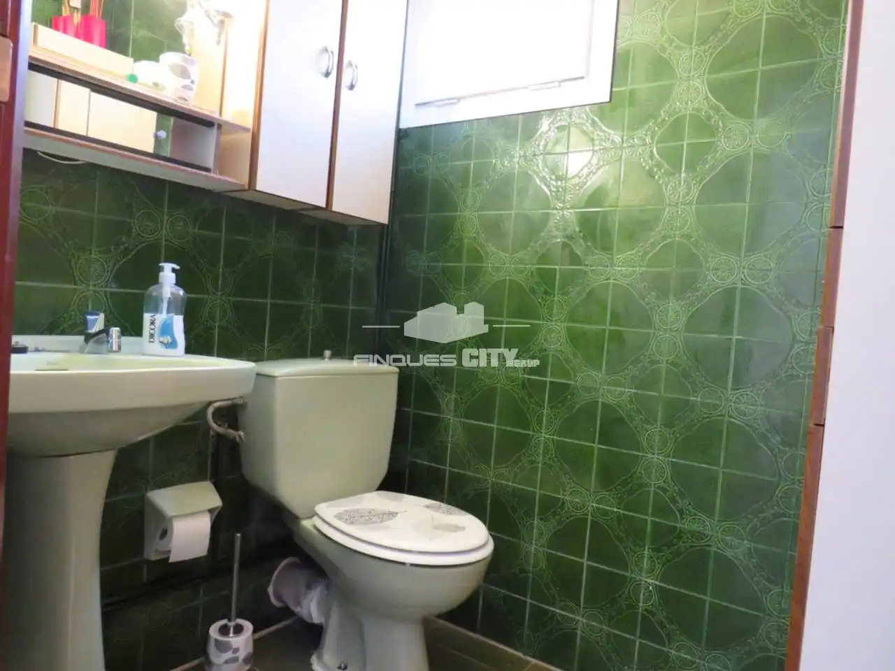 Baño de Piso de alquiler en Calella con Aire acondicionado, Calefacción y Terraza