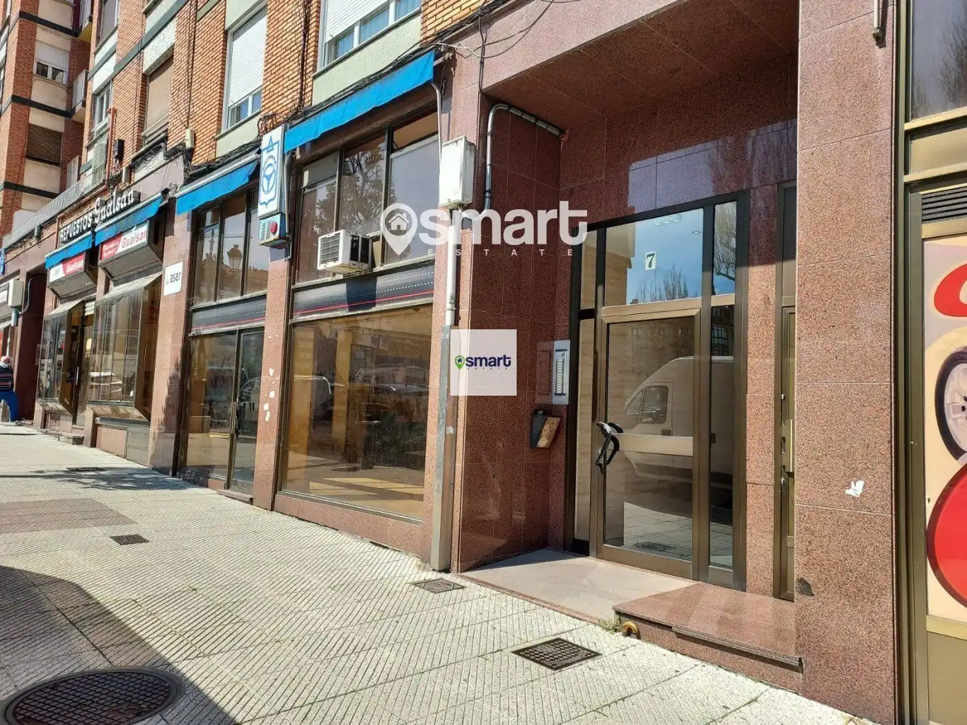 Local comercial en venta en amparo pedregal 7, imagen 2