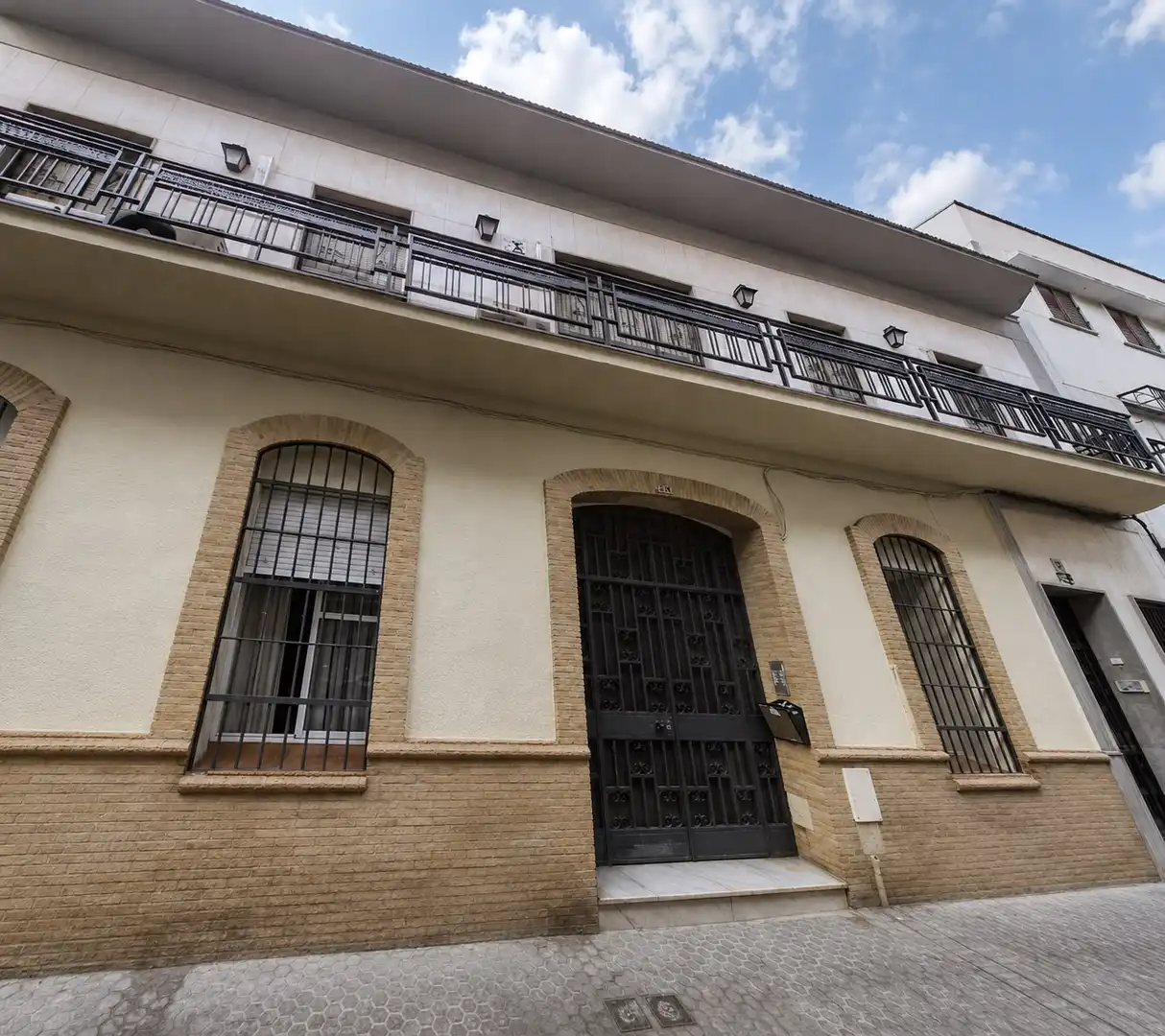 Vista exterior de Piso en venta en Sevilla con Aire acondicionado, Calefacción y Trastero