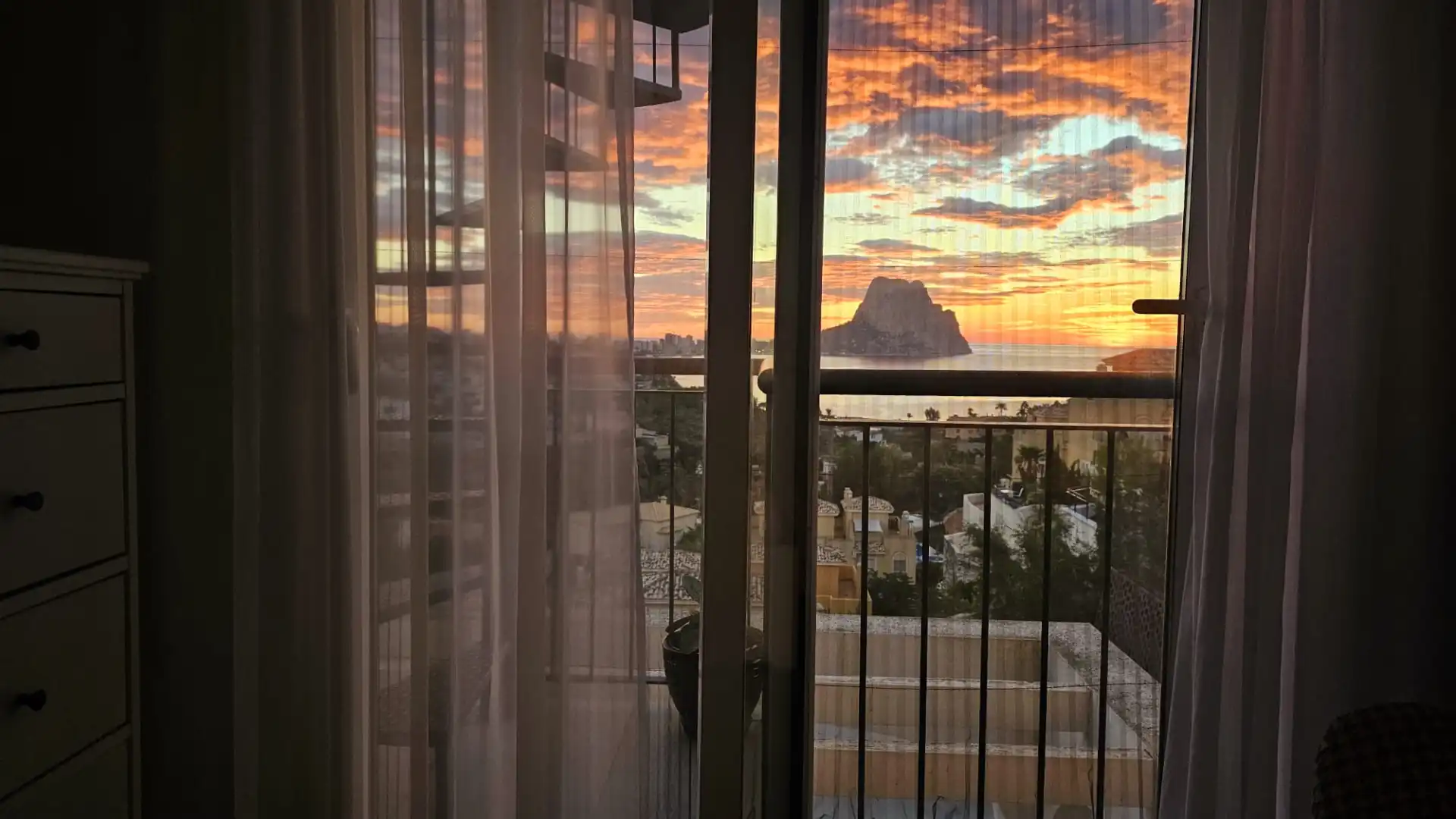 Habitación de Casa adosada en venta en Calpe / Calp con Aire acondicionado, Terraza y Amueblado