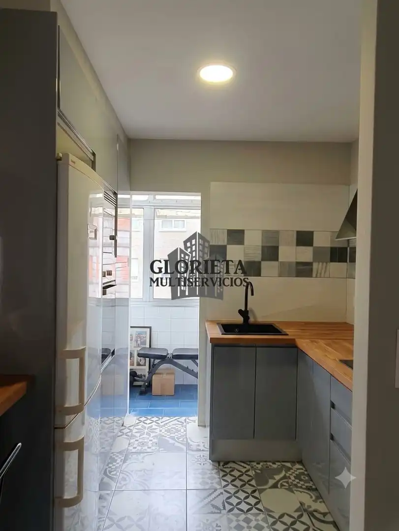Cocina de Piso en venta en Vigo  con Calefacción, Jardín privado y Amueblado