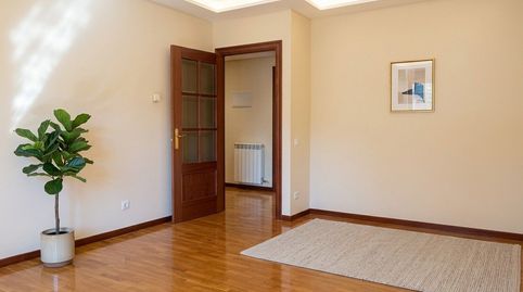 Foto 3 de Apartament en venda a Tres de Abril, Lardero, La Rioja