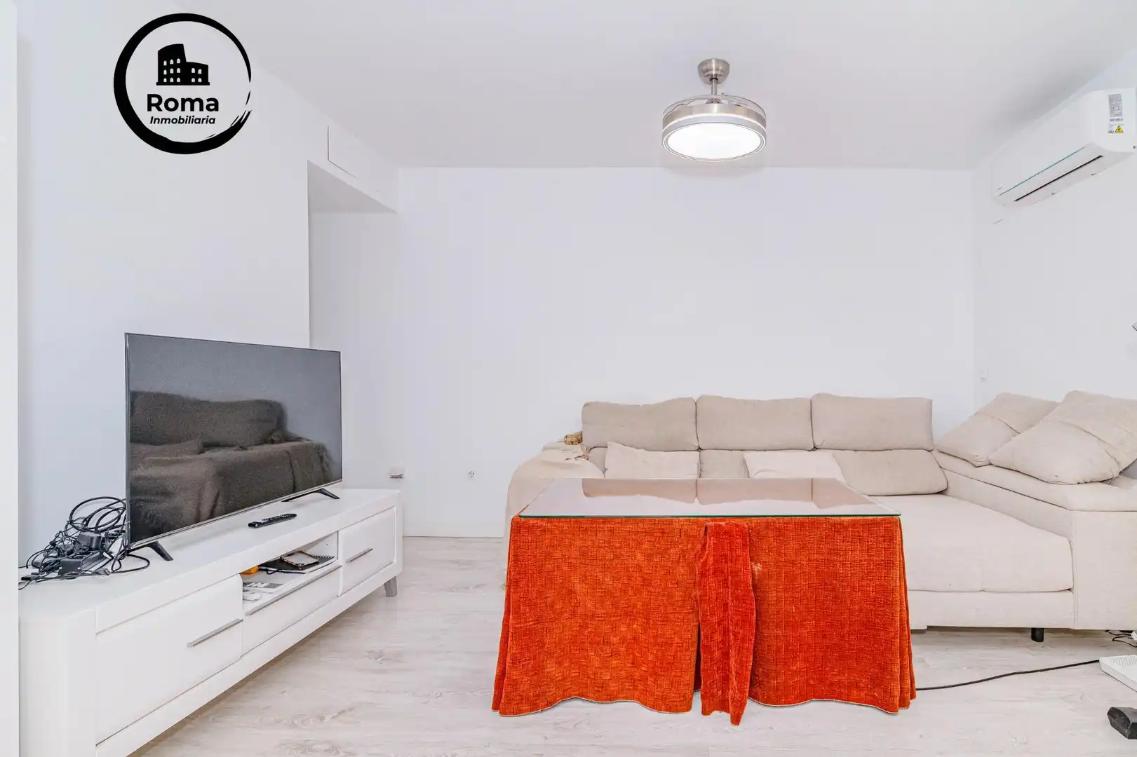 Sala de estar de Piso en venta en La Zubia con Aire acondicionado, Calefacción y Amueblado