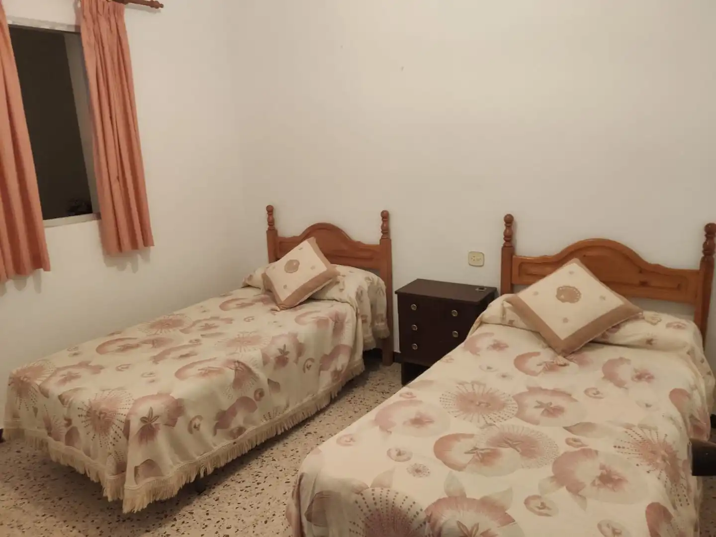 Habitación de Casa o chalet en venta en Los Barrios con Jardín privado y Amueblado