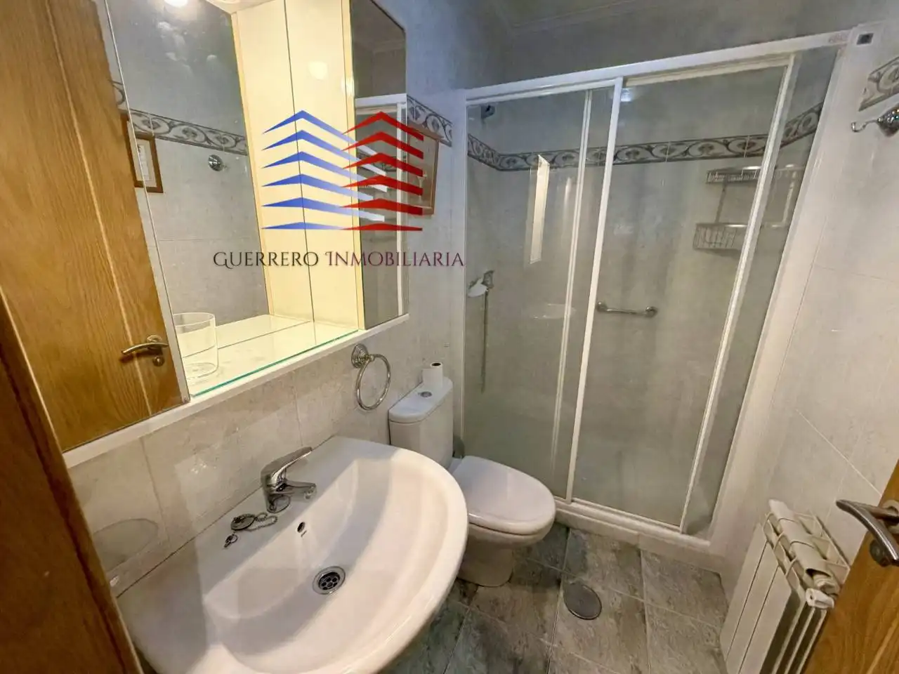 Baño de Apartamento de alquiler en Barbadás con Calefacción, Trastero y Amueblado