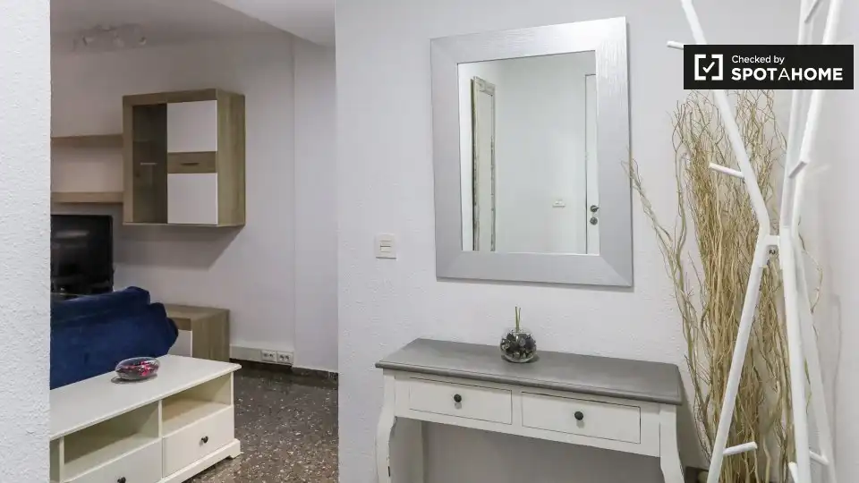 Habitación de Piso de alquiler en Valencia con Aire acondicionado, Calefacción y Amueblado