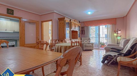 Apartamento con terraza, en la provincia de Alicante, en la ciudad de Torrevieja, en la zona de Playa del Cura. 2 habitaciones | 6