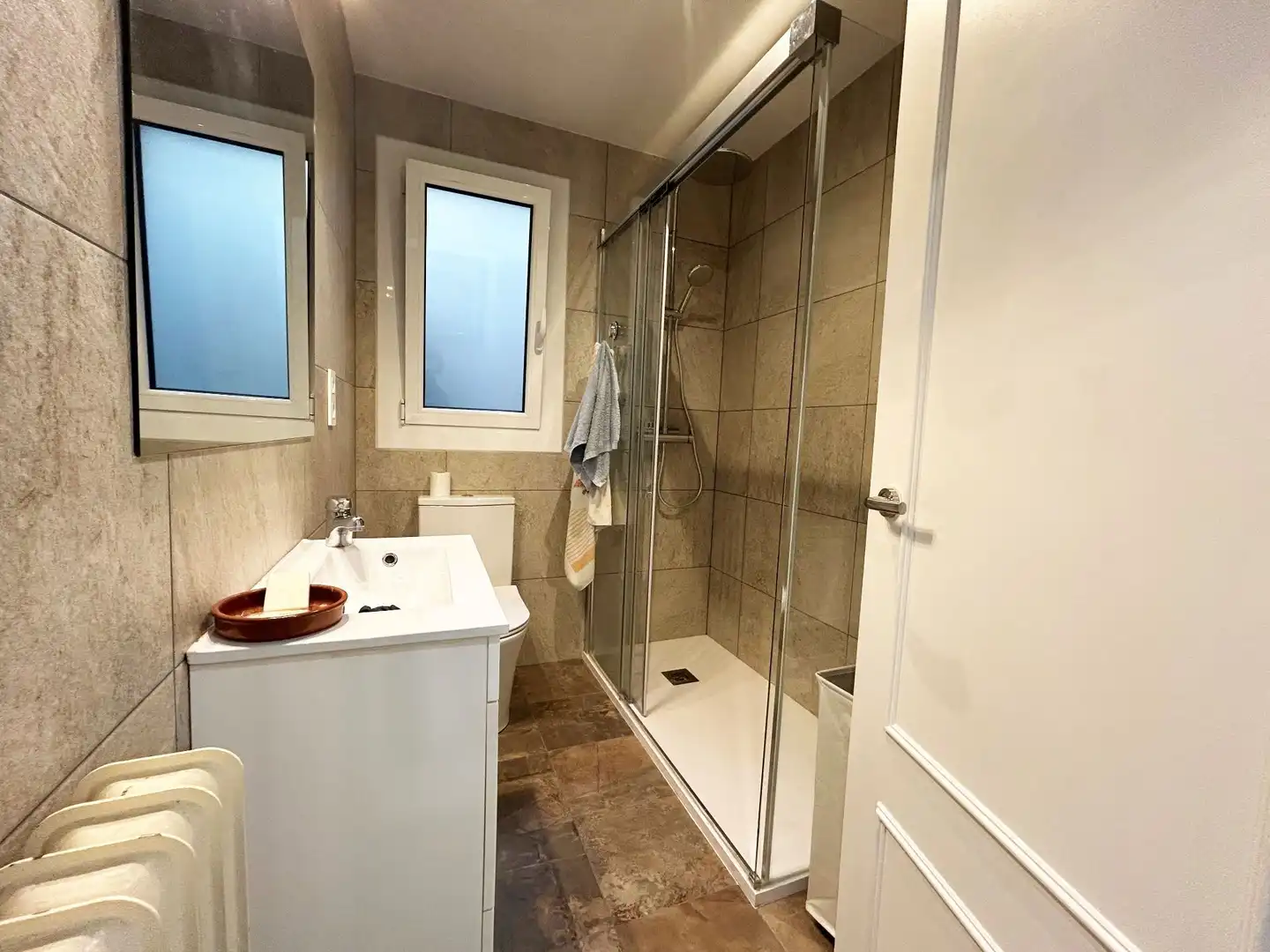Baño de Piso en venta en Torelló con Calefacción, Terraza y Trastero