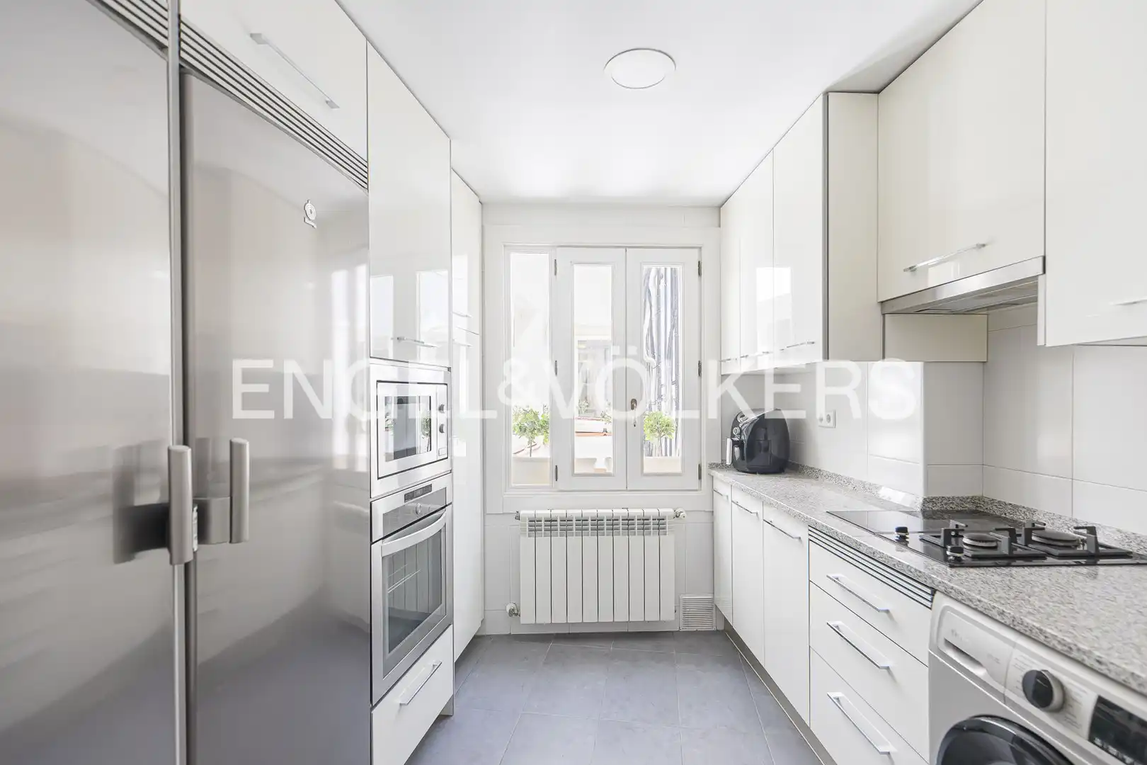 Kitchen of Flat for rent in Madrid  with Air Conditioner, Heating and Balcony