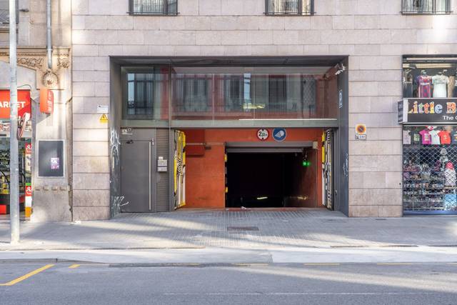 Garaje en Alquiler en  CALLE PELAI, 3 en El Raval