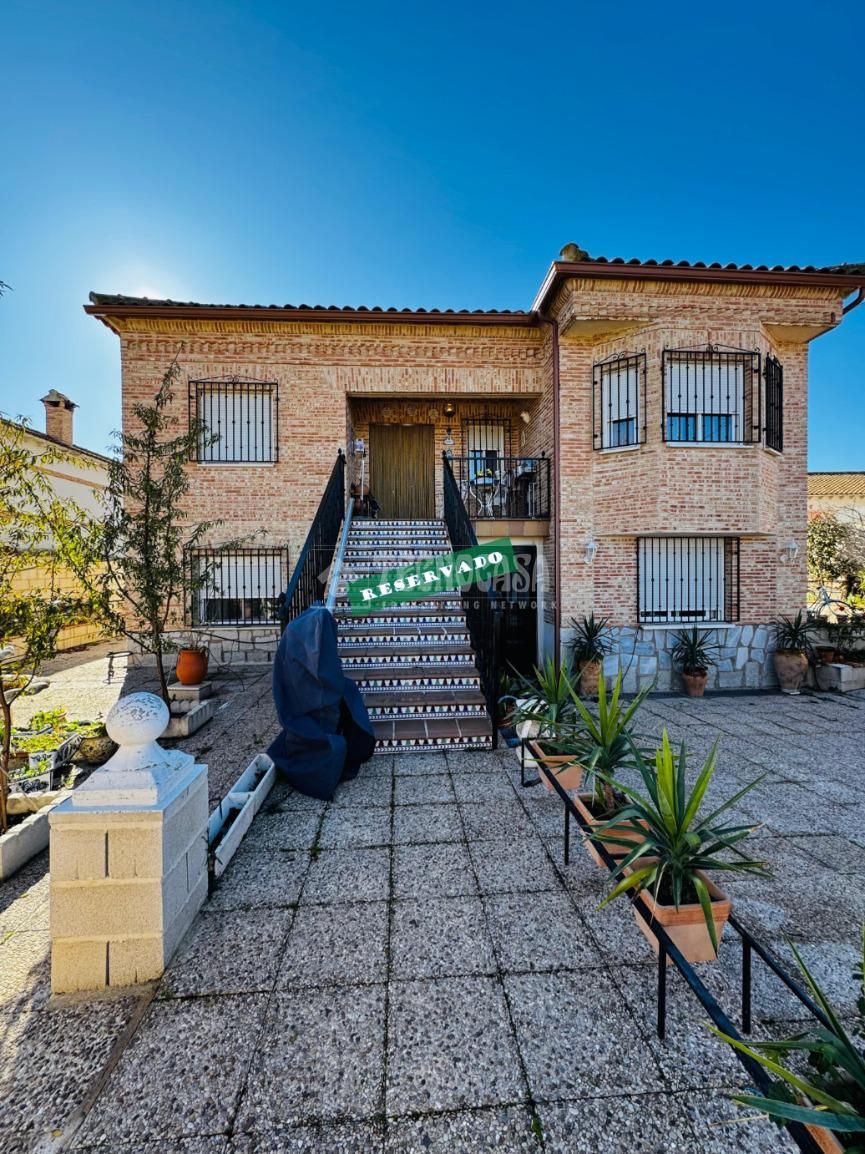 Exterior view of House or chalet for sale in Villamiel de Toledo  with Air Conditioner