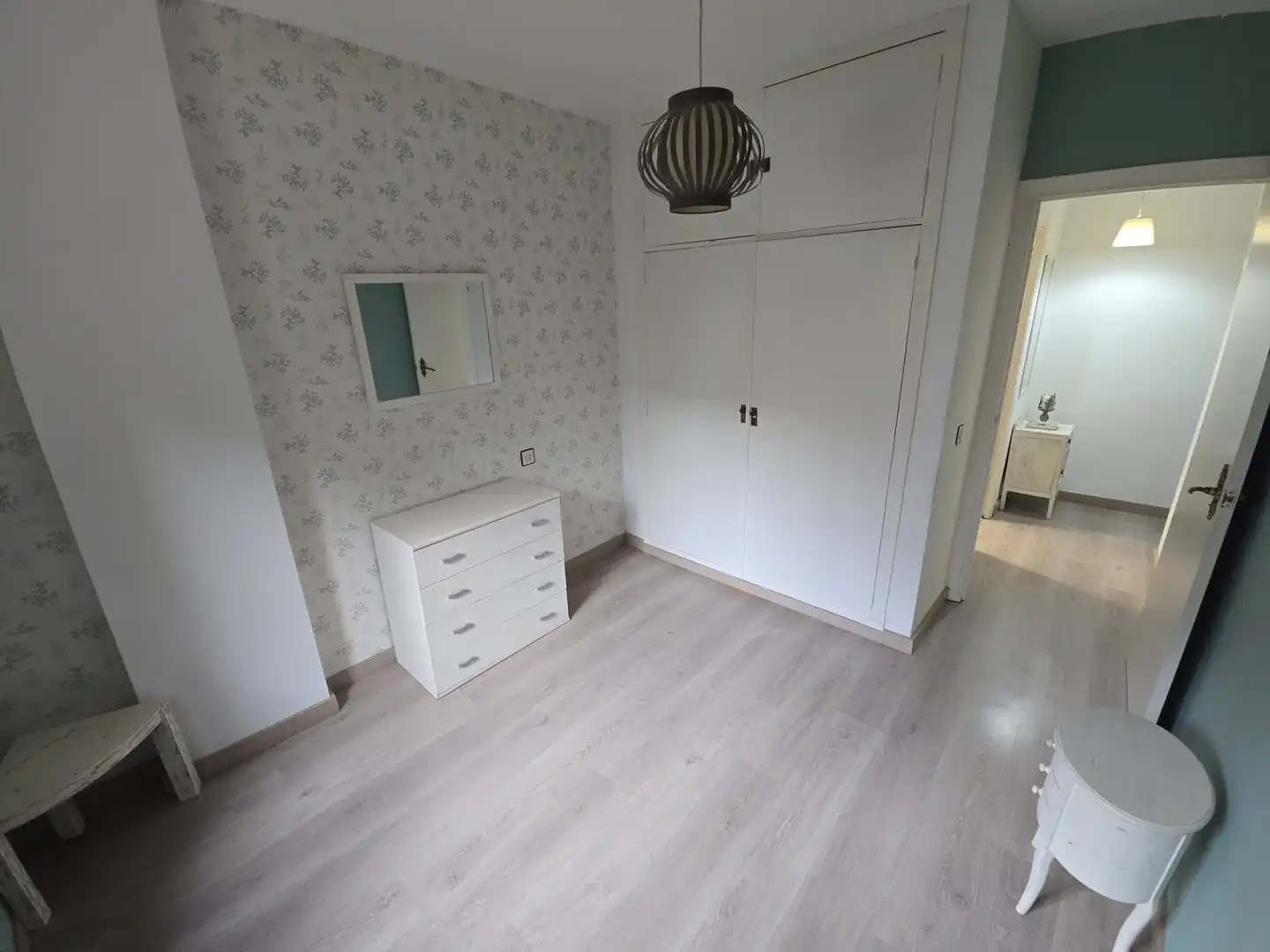 Dormitori de Apartament de lloguer en Cáceres amb Aire condicionat, Terrassa i Moblat