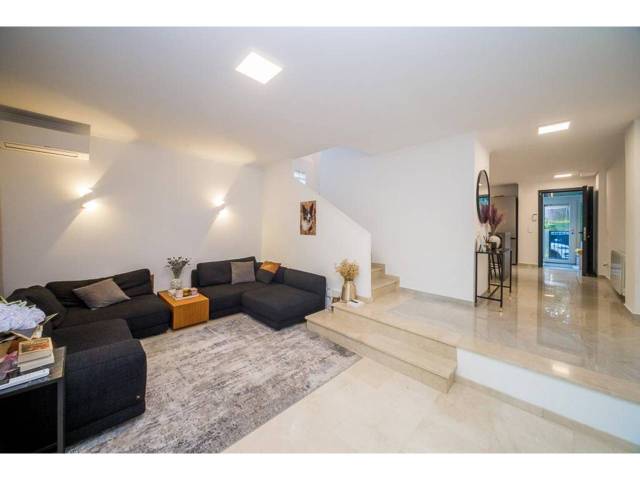 Casa-chalet en Venta en Calle Hortensia en Los Pinos - Politur