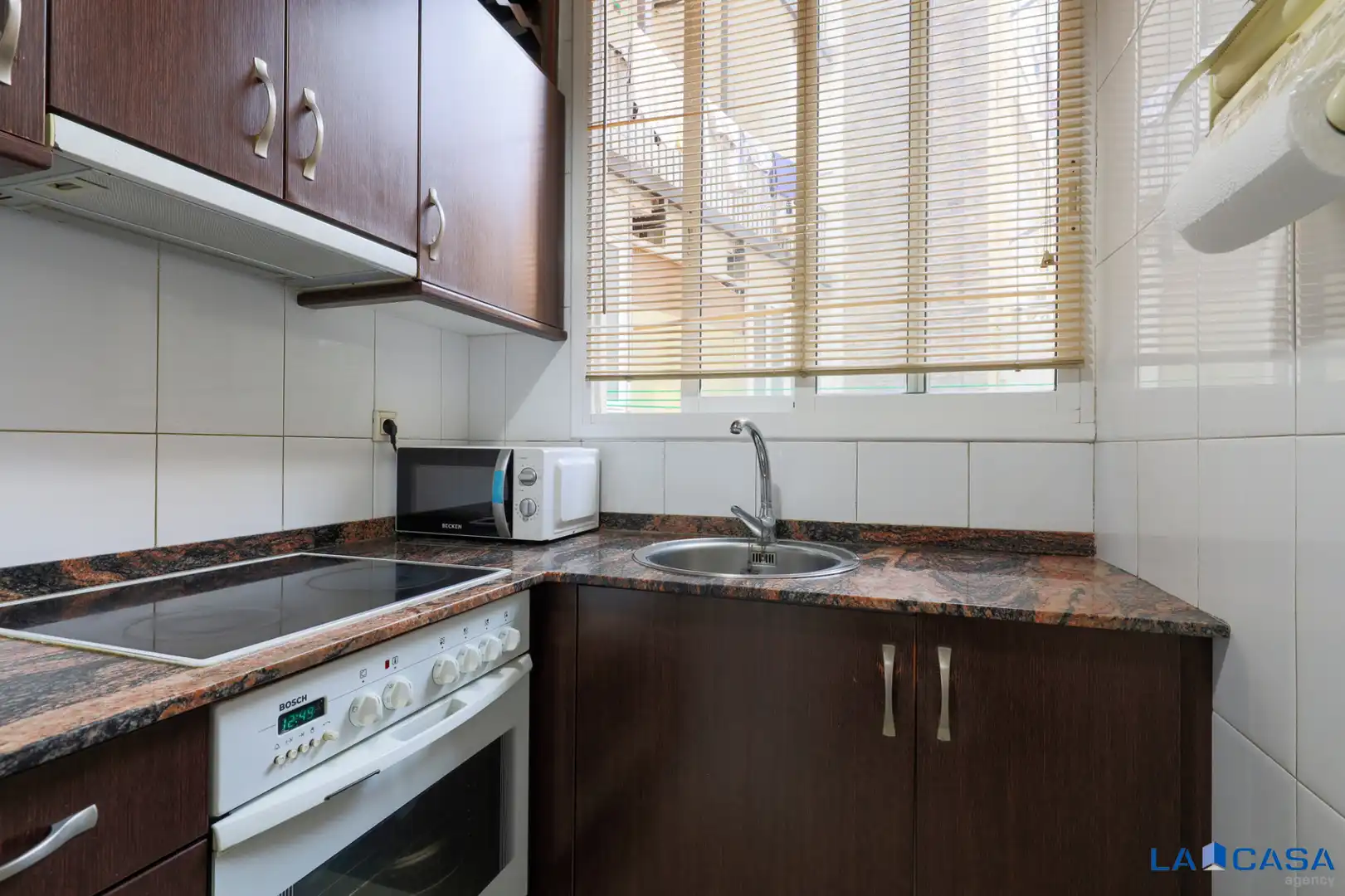 Cuina de Pis en venda en Barcelona amb Aire condicionat, Calefacció i Forn