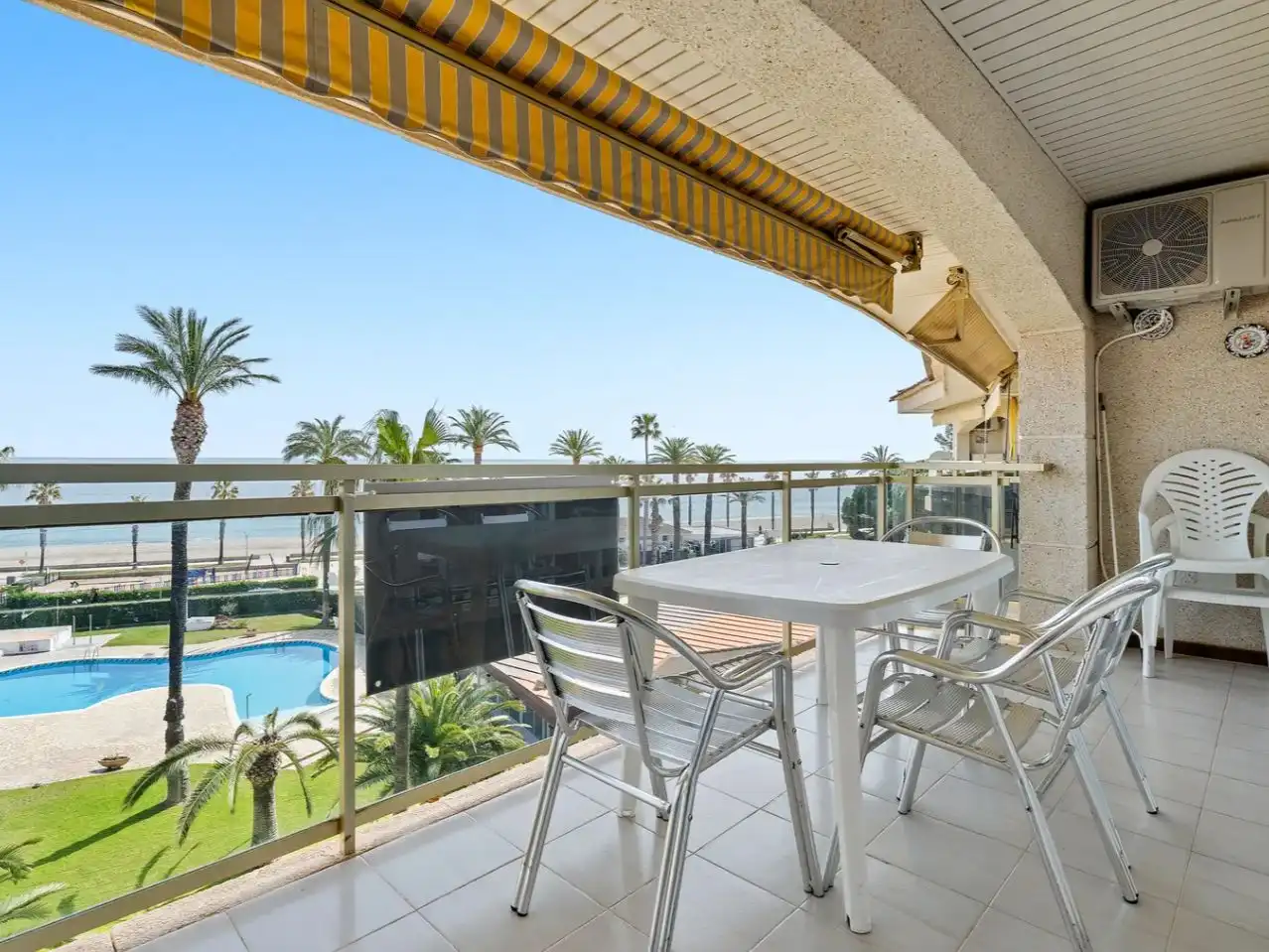 Apartamento con piscina en venta en Carrer de la Baixada Platja Cristall 10, imagen 9