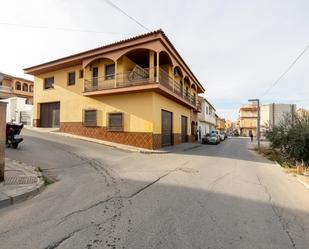 Vista exterior de Casa o xalet en venda en Las Gabias amb Calefacció, Jardí privat i Parquet