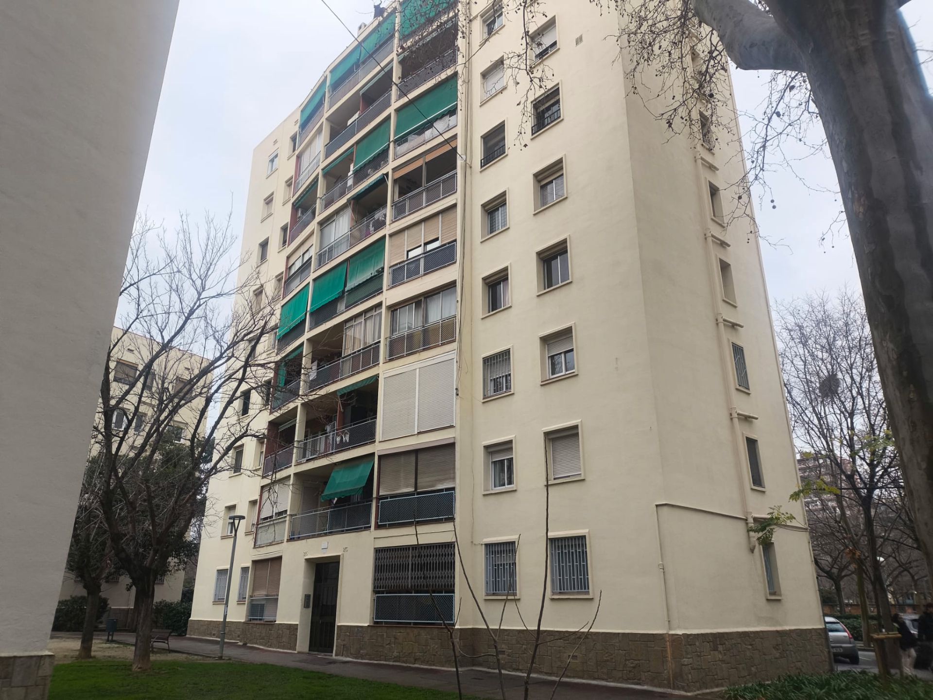 Exterior view of Flat for sale in  Barcelona Capital  with Air Conditioner, Heating and Private garden