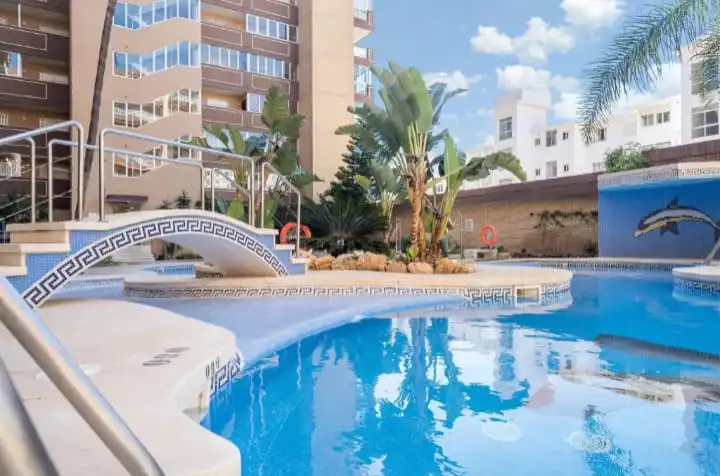 Piscina de Piso de alquiler en Fuengirola con Aire acondicionado, Calefacción y Jardín privado