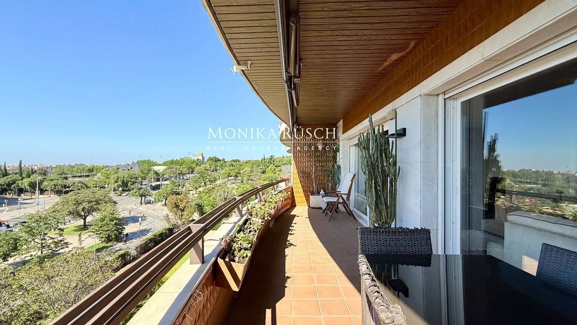 Terraza de Piso en venta en Barcelona con Calefacción, Terraza y Trastero