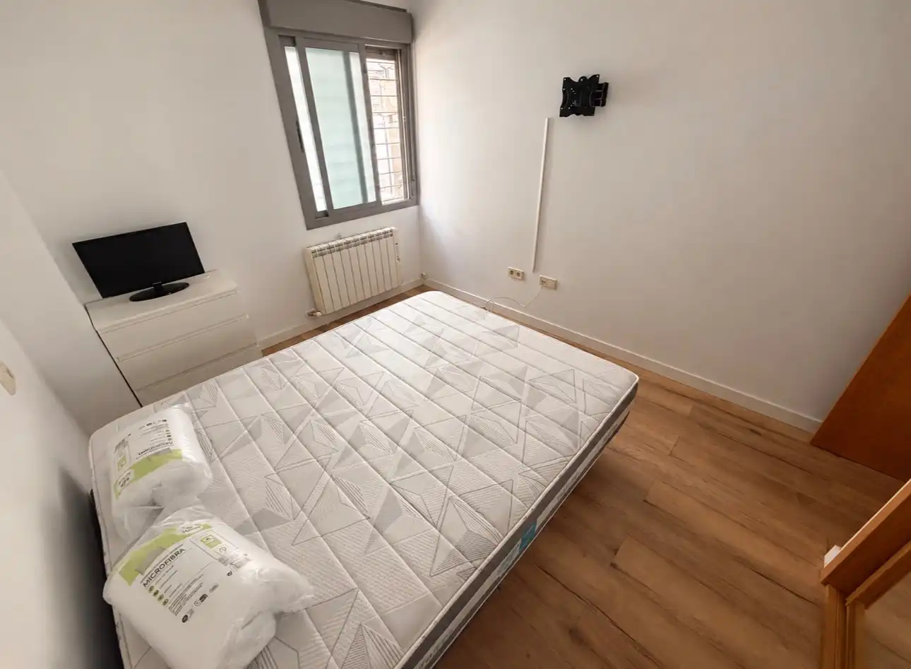 Apartament de lloguer a Calle Virgen de la Paloma, Peñamefecit - Avda Barcelona