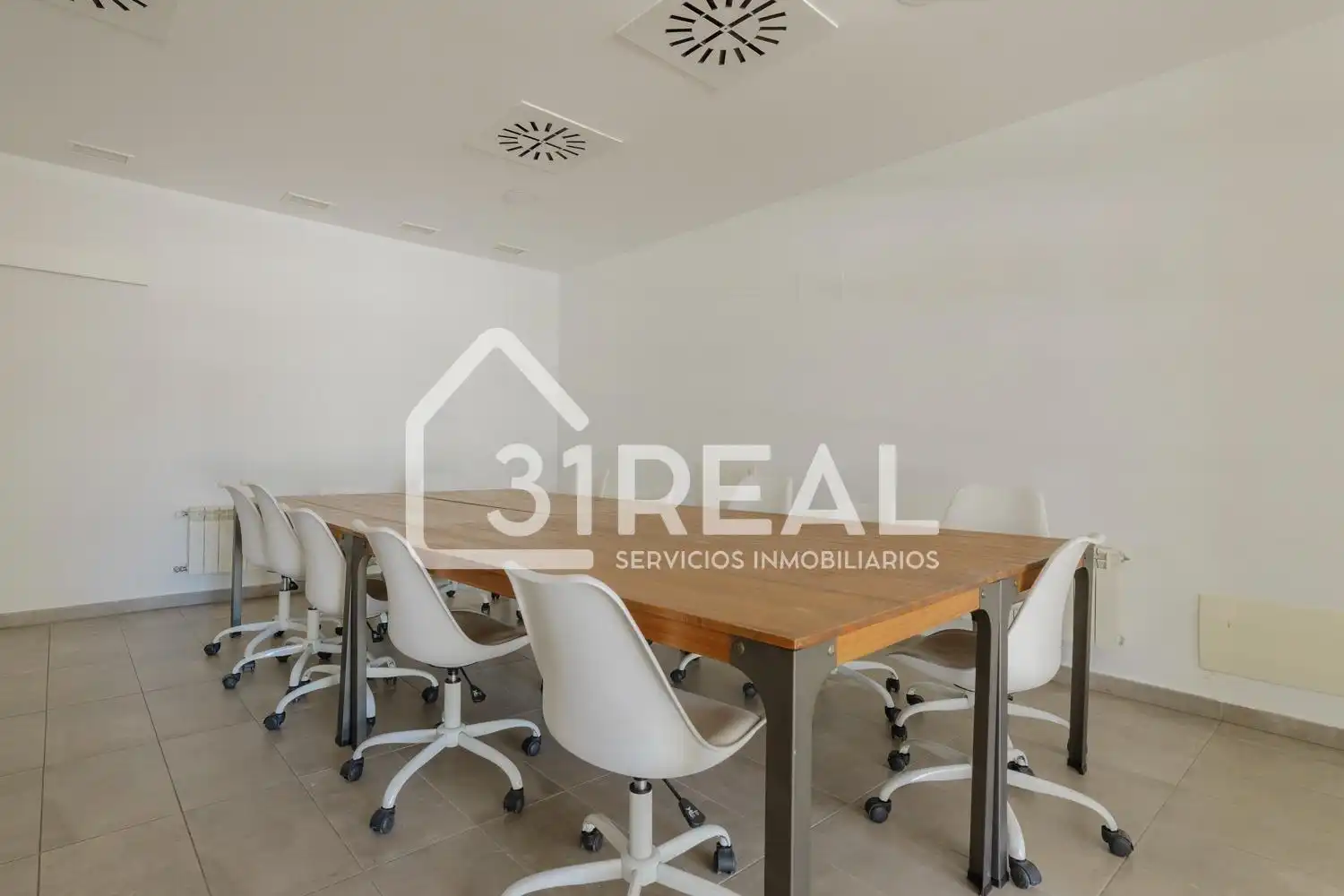 Wohnung zum Verkauf in Madrid mit Heizung, Privatgarten und Gemeinschaftspool