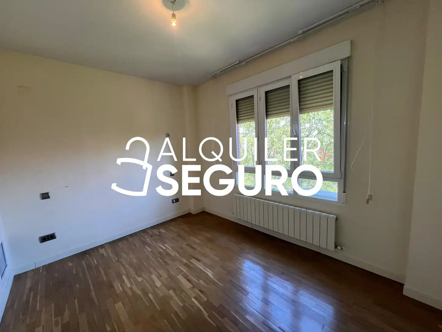 Bedroom of Flat for rent in Tres Cantos  with Air Conditioner and Heating