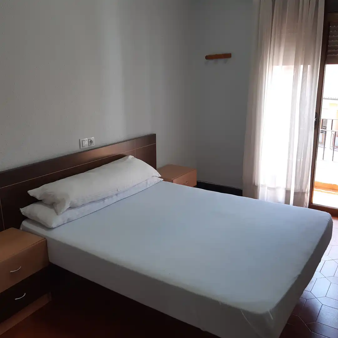 Habitación de Apartamento de alquiler en Teruel con Calefacción, Amueblado y Horno