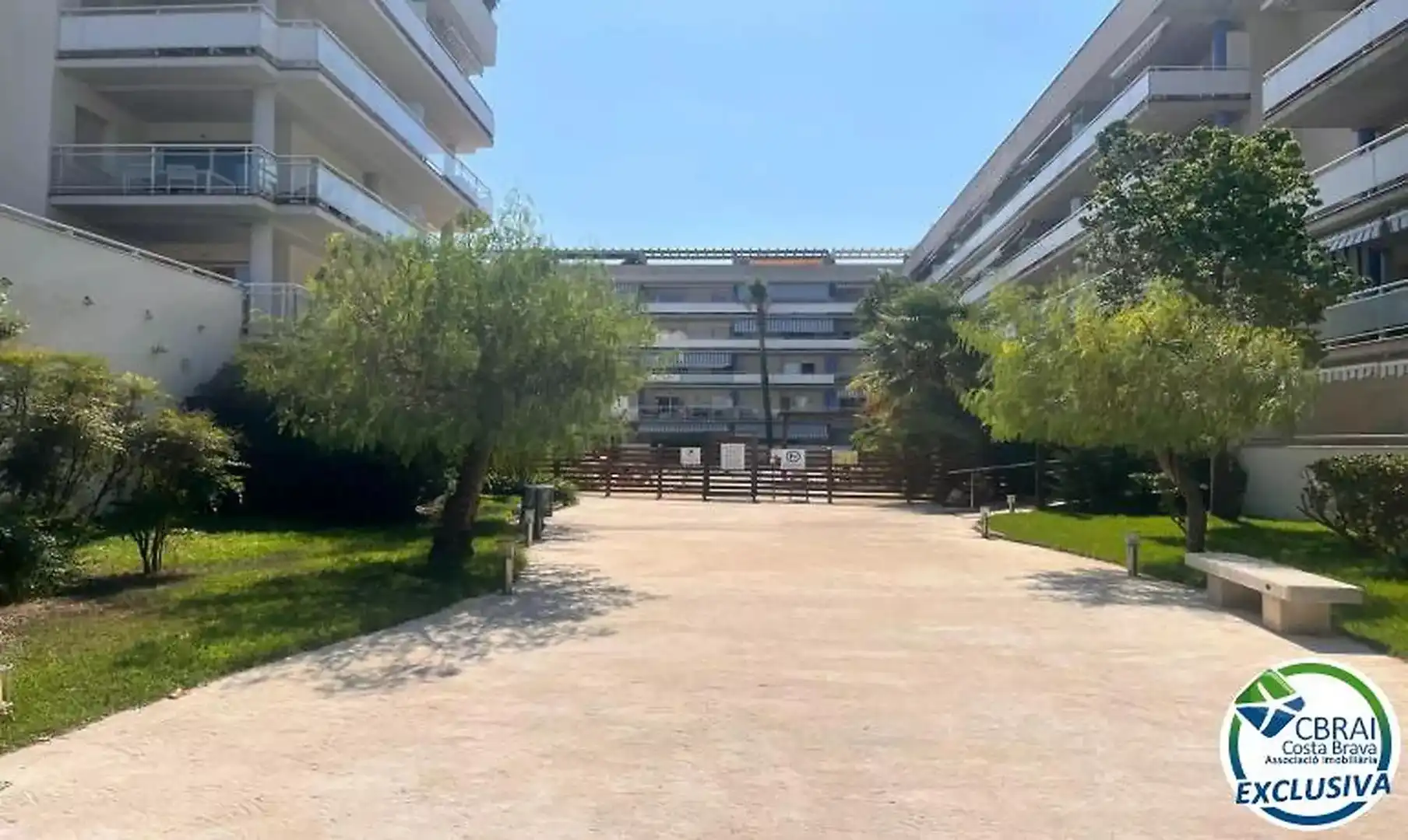 Aparcament de Apartament en venda en Roses amb Aire condicionat, Calefacció i Terrassa