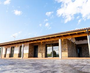 Vista exterior de Casa o xalet en venda en Las Regueras   amb Calefacció, Forn i Microones