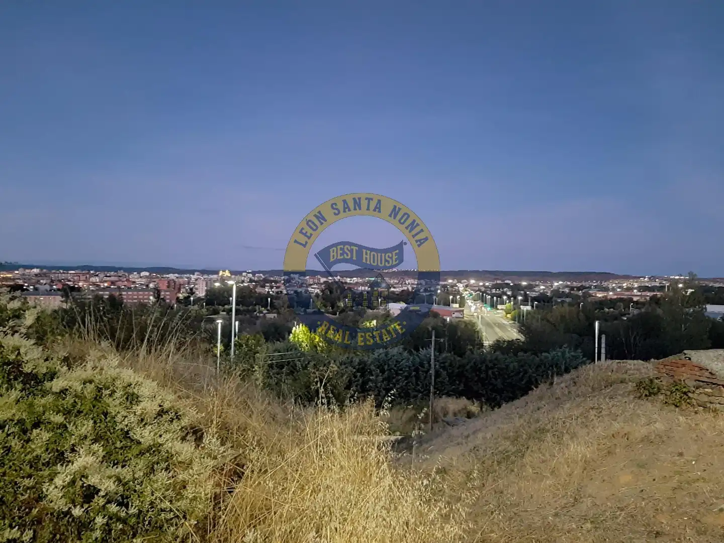 Haus oder Chalet zum Verkauf in León Capital  mit Privatgarten