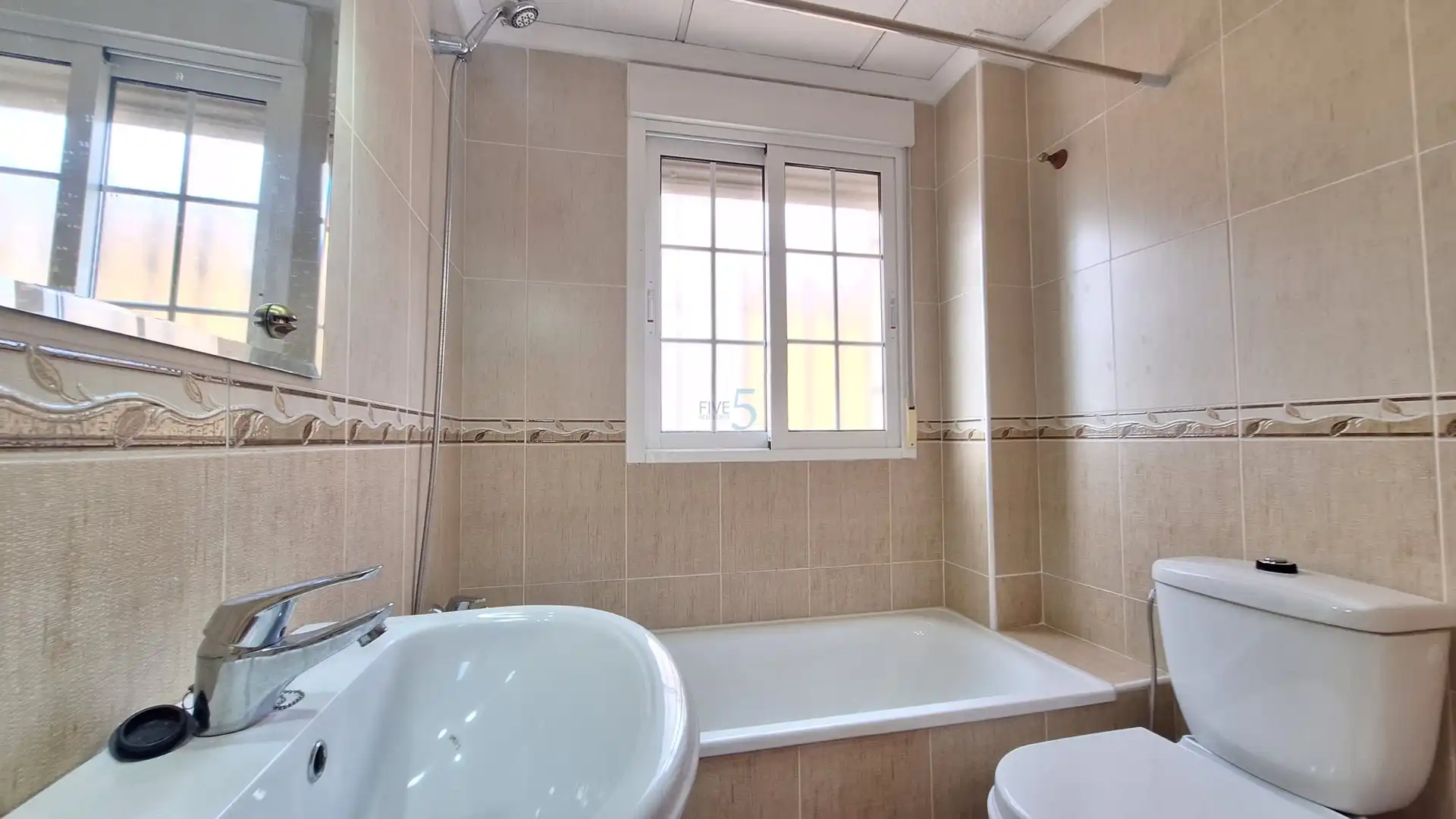 Casa con terraza en venta en Los Montesinos, imagen 25