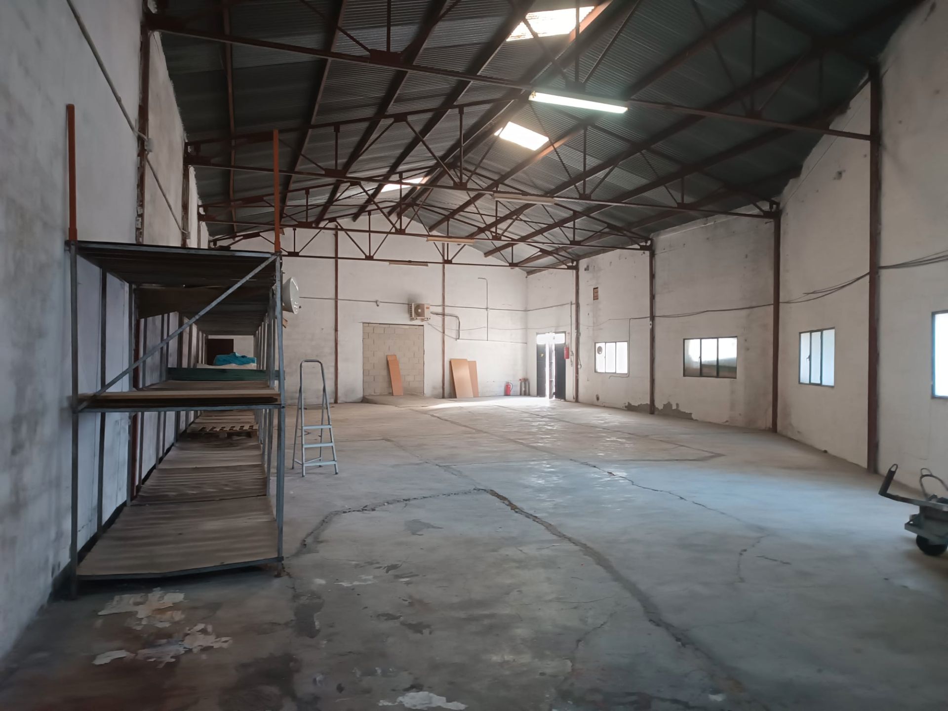 Industrial buildings to rent in Carrer Portal