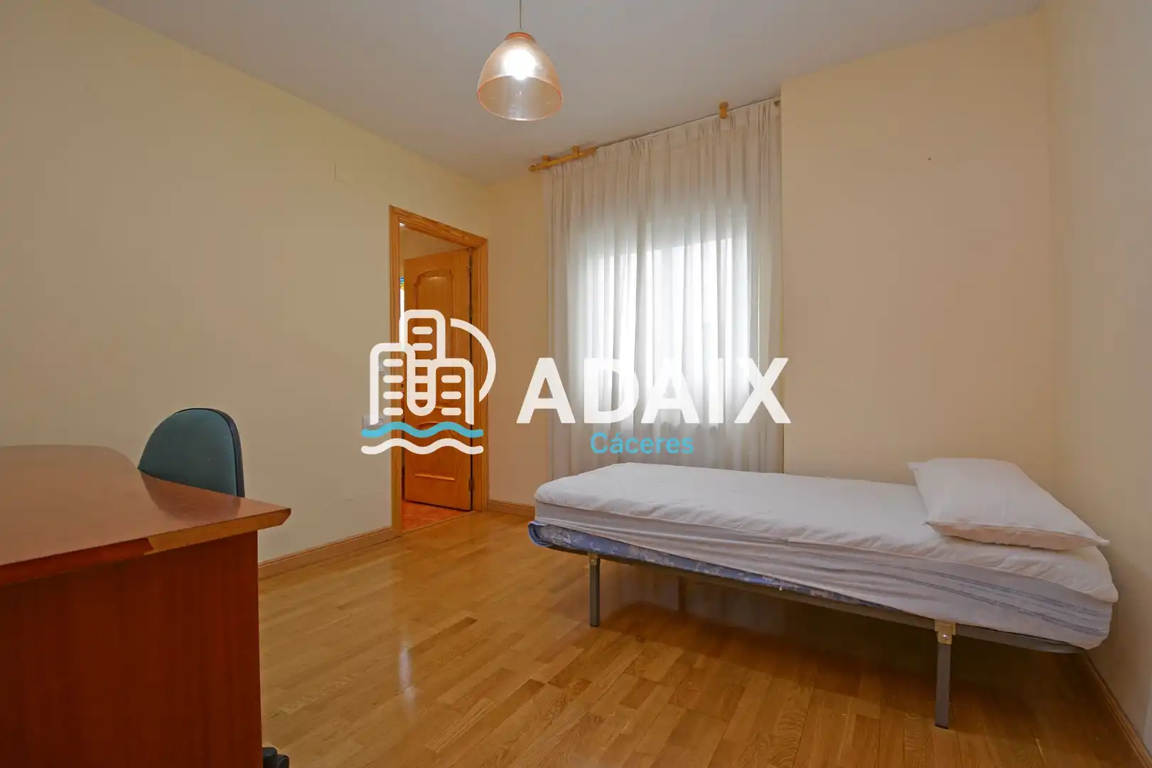 Schlafzimmer von Wohnung zur Miete in Cáceres mit Klimaanlage, Heizung und Möbliert