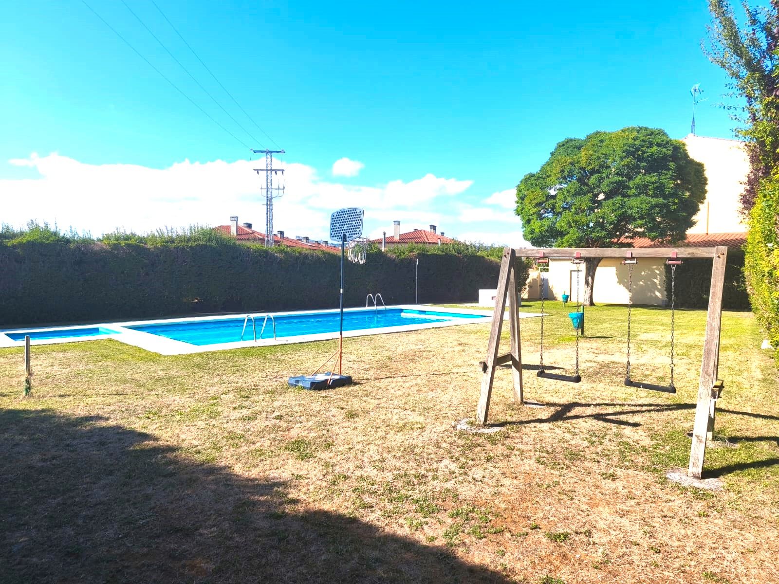 Swimming pool of House or chalet for sale in Cihuri  with Heating, Private garden and Terrace