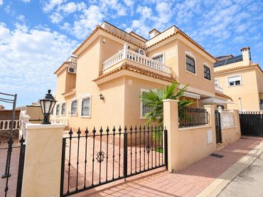 Casa a schiera con balcone in affitto a Orihuela Costa