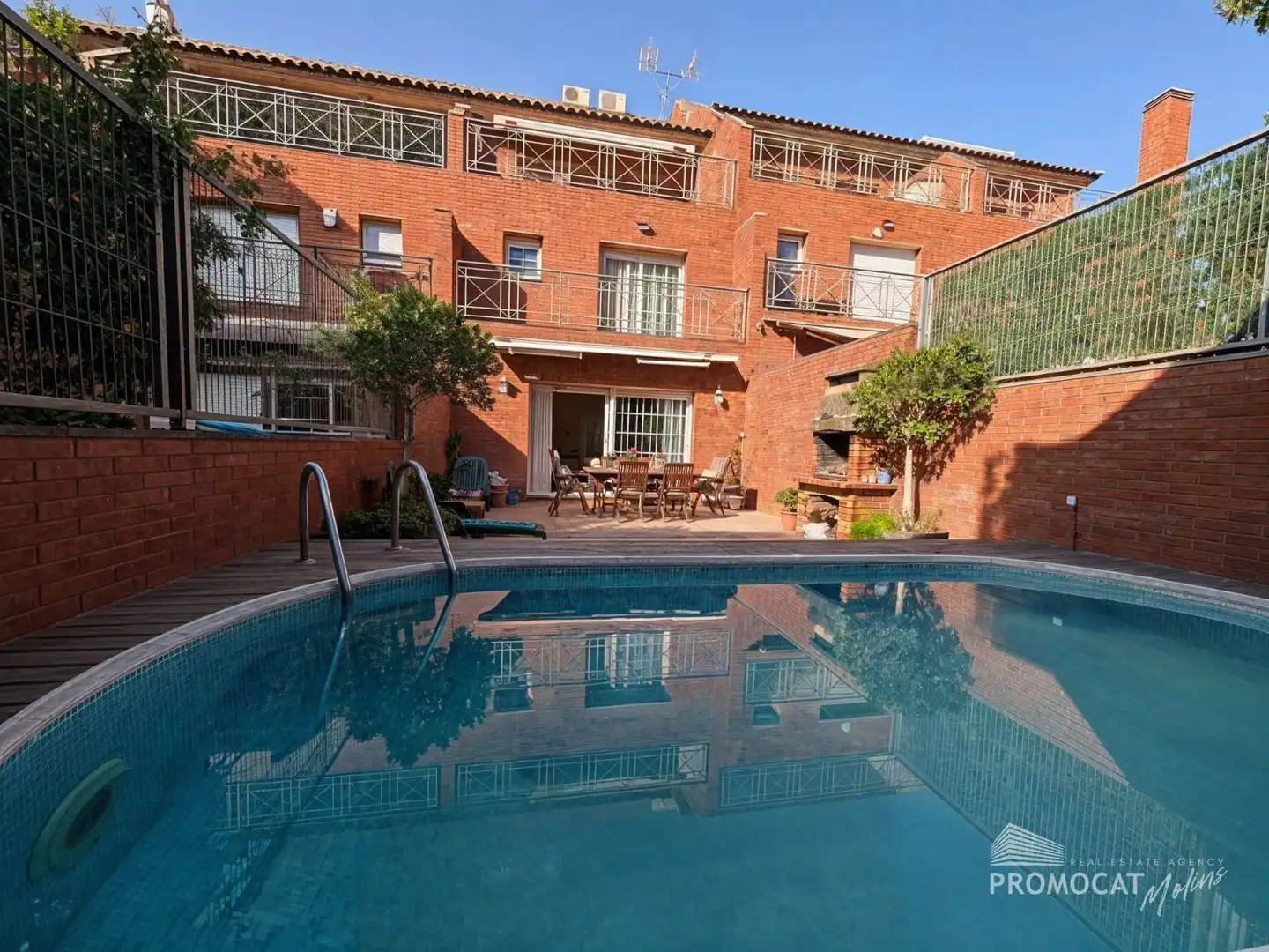 Reihenhaus mit Pool zum Verkauf in Clementina Arderiu, imagen 2