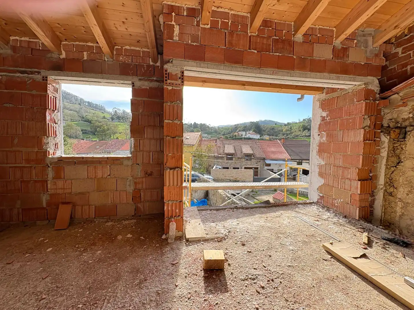 Vista exterior de Casa o chalet en venta en San Felices de Buelna con Balcón
