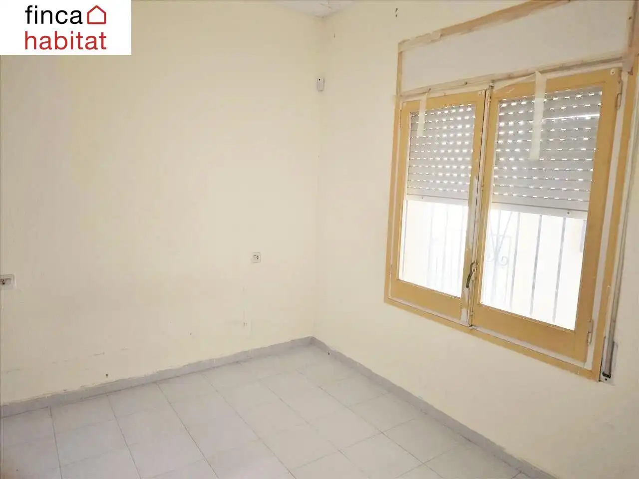 Habitación de Apartamento en venta en Roses con Terraza y Balcón