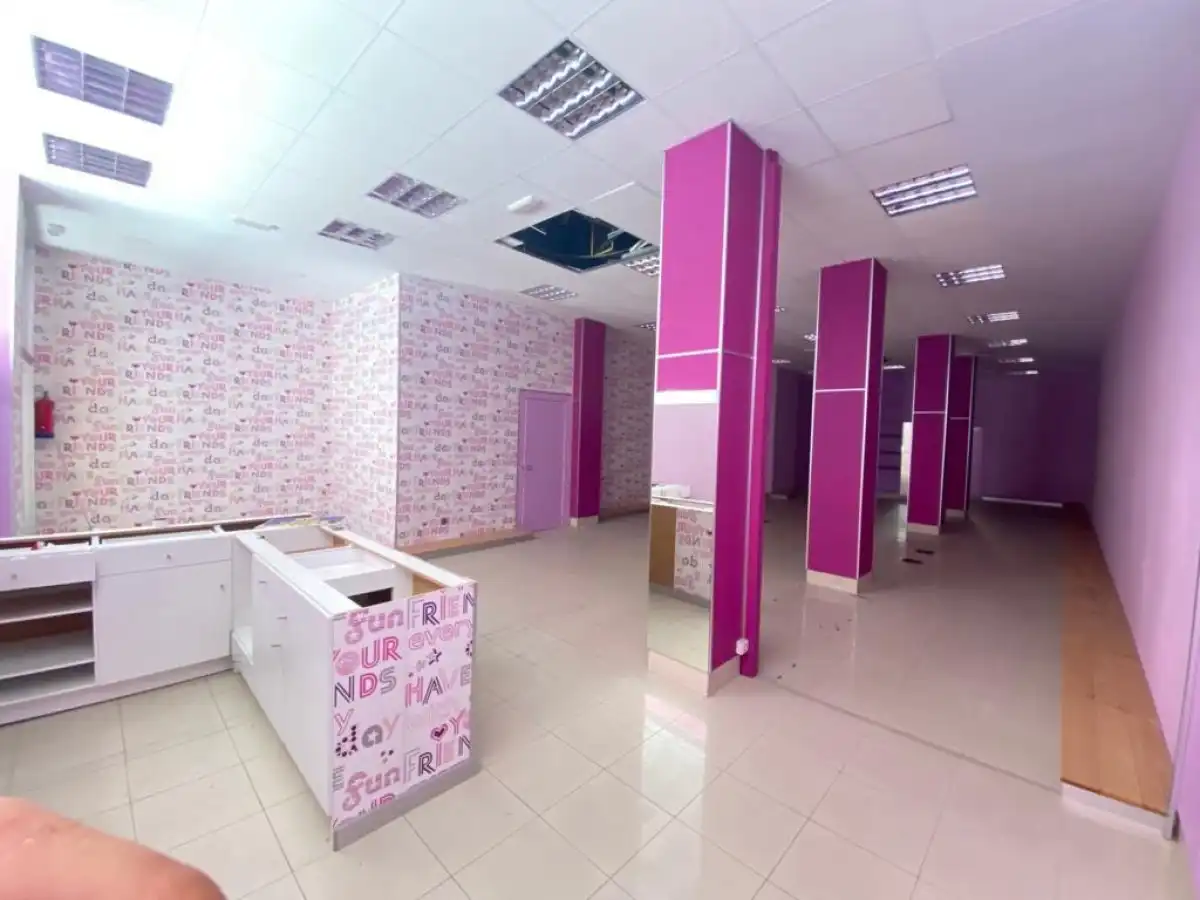 Local comercial en venda a Centro, imagen 4