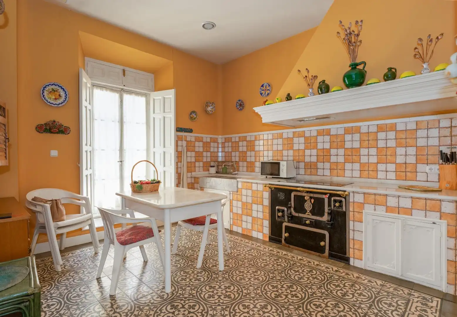 Cuina de Casa o xalet en venda en Valdepeñas amb Calefacció i Piscina comunitària